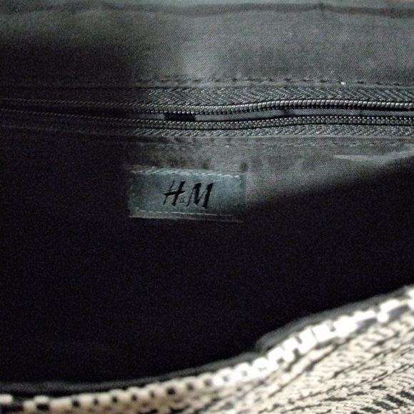 H&M clutch - Picture 3 of 4